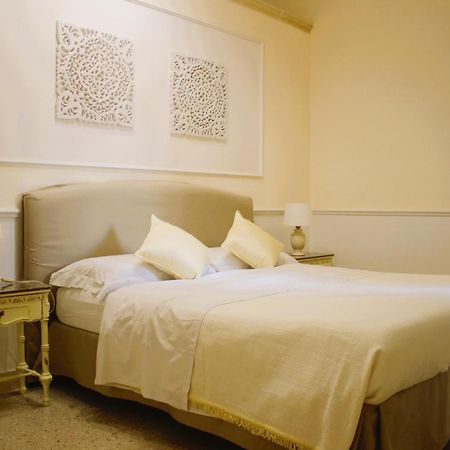 Dimora Le Tre Muse Guesthouse 레체 외부 사진