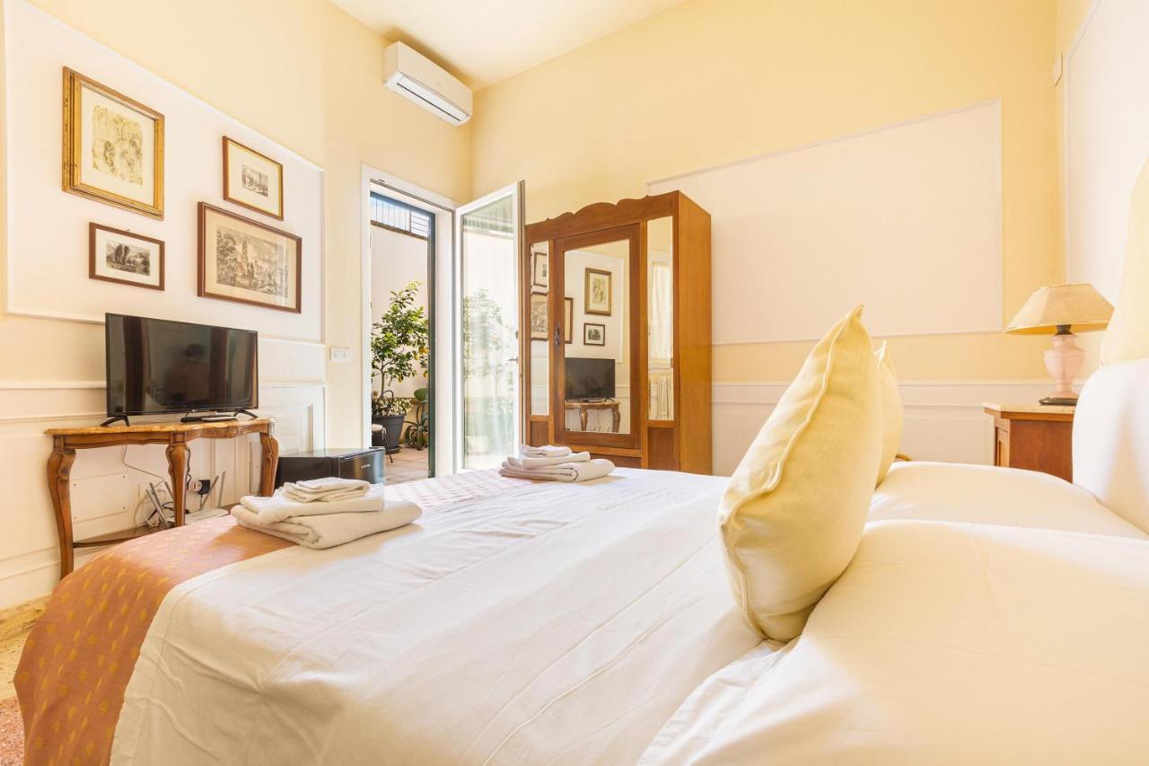 Dimora Le Tre Muse Guesthouse 레체 외부 사진
