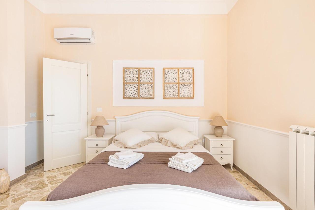 Dimora Le Tre Muse Guesthouse 레체 외부 사진