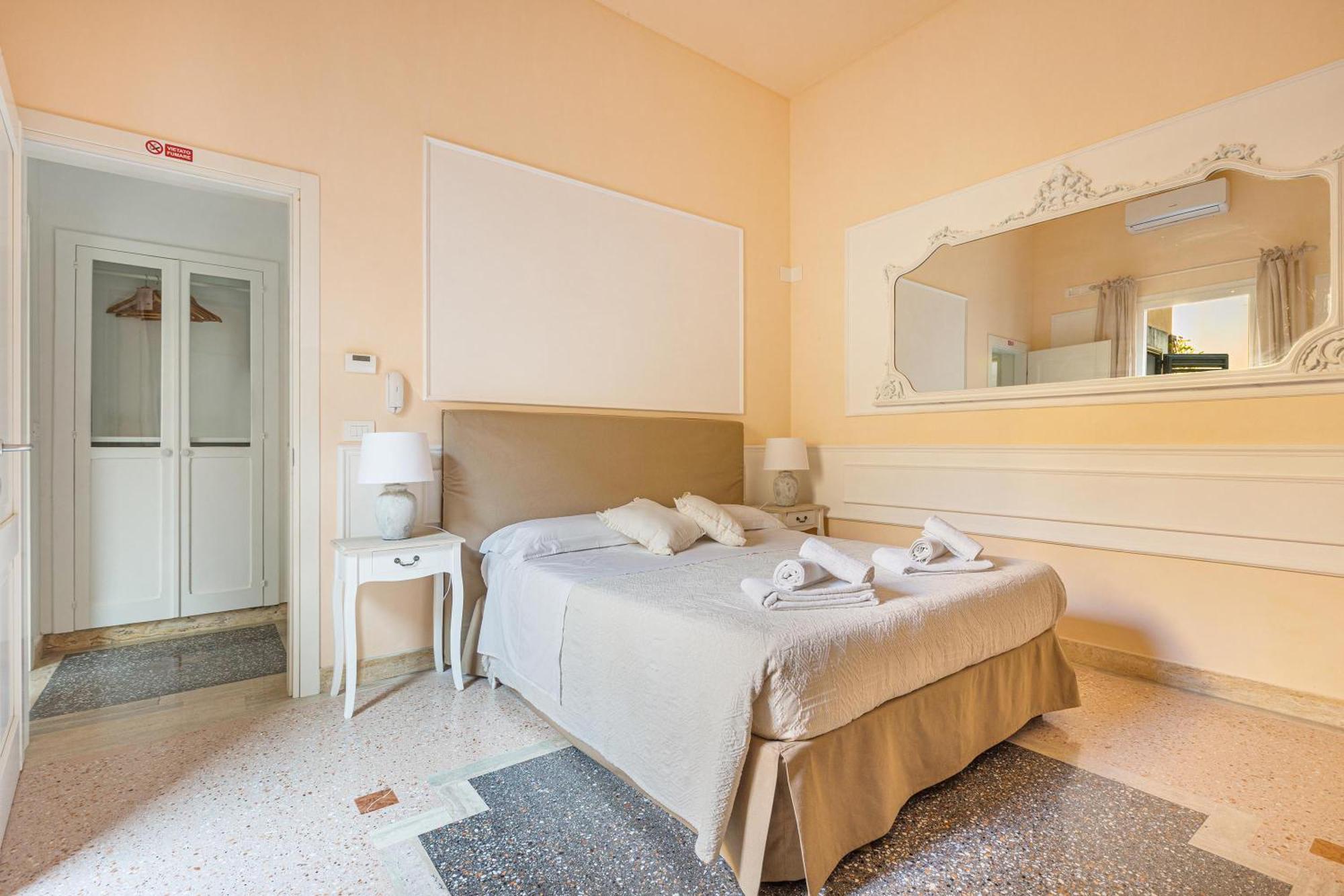 Dimora Le Tre Muse Guesthouse 레체 외부 사진