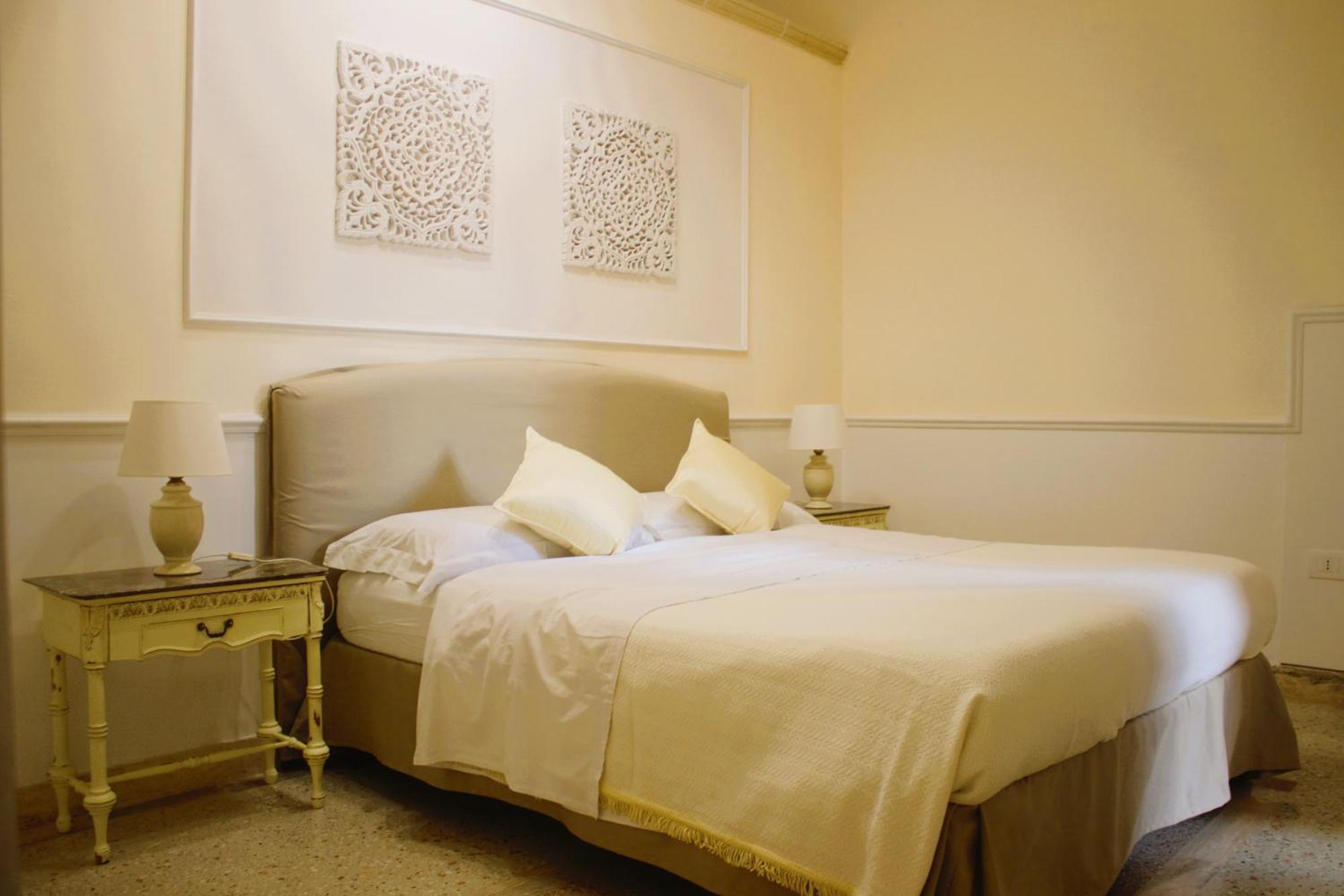 Dimora Le Tre Muse Guesthouse 레체 외부 사진